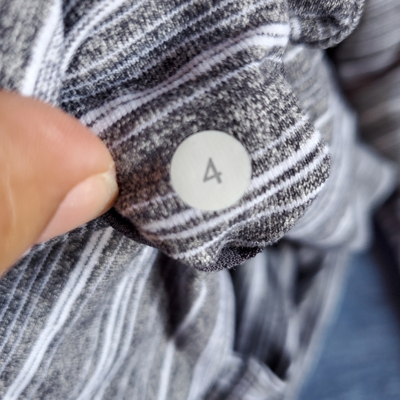 Lululemon Rulu Pace Setter Half Zip Pullover Stripe Grey Slate Size 4 Thumb-hole - Picture 9 of 15